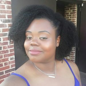 Meet your Posher, DaNi